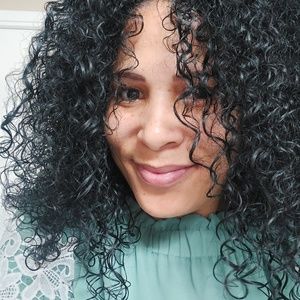 Meet your Posher, Yaquelin